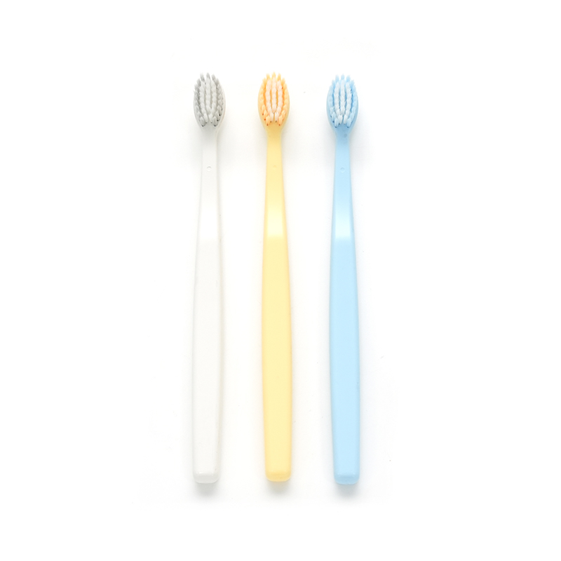 Uchwyt PP Ultracienkie, miękkie włosie PBT Dokładne czyszczenie dla dorosłych Spełnia standardy EURO Szczoteczka do zębów